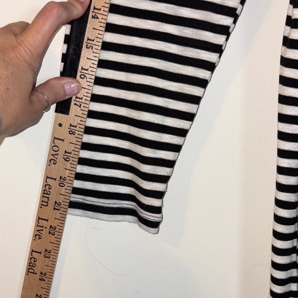 Old Navy Black and White Striped Long Sleeve Top - Picture 6 of 6